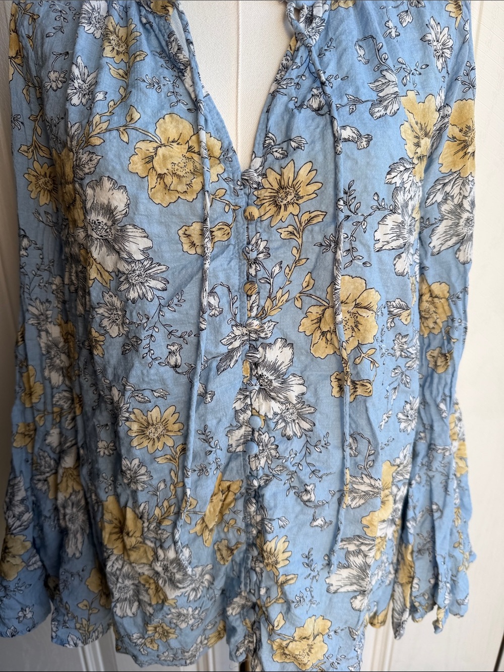 Umgee Boho Whimsical Blue Floral Flowy Tie-Neck Blouse Size Large - Picture 2 of 7
